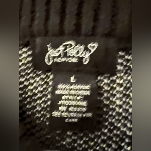 Happy Face Pattern Black Winter Sweater Size Medium - Picture 6 of 7